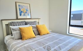 Addington Townhouse With Carpark 8Mins Walk To Hagley Park South
